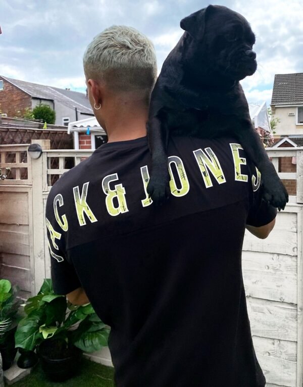 Jack & Jones Core - T-shirt met groot neon logo op de achterkant in zwart